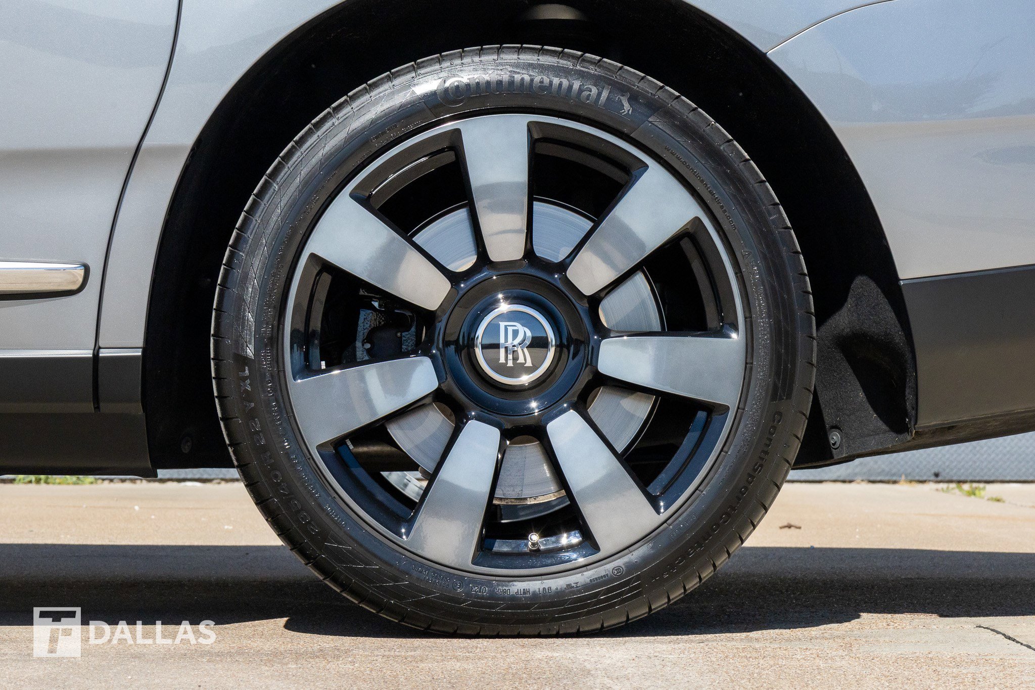 Used 2023 Rolls-Royce Cullinan w/ Cullinan Package image 14