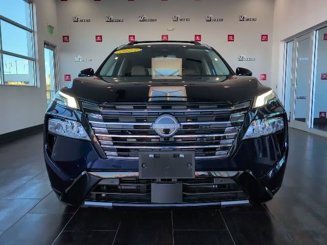 Used 2025 Nissan Rogue Platinum w/ Platinum Premium Package image 3