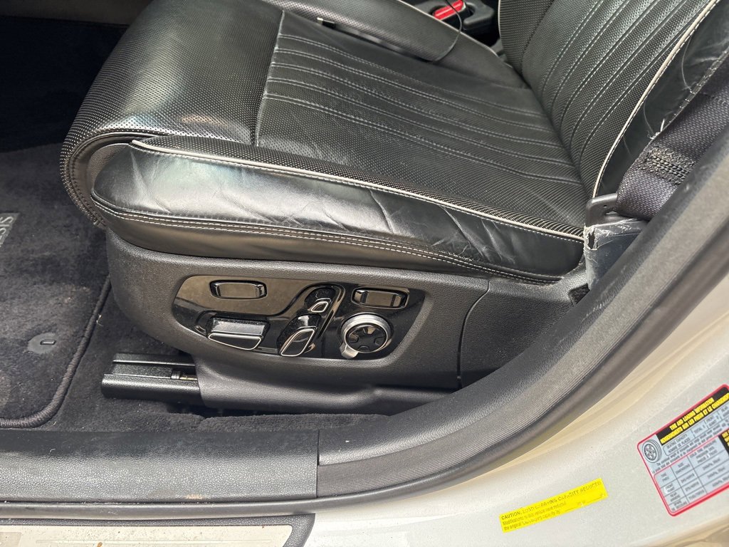 Used 2018 Genesis G90 3.3T Premium image 7