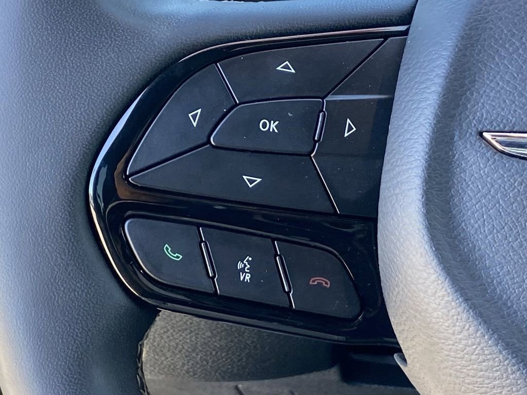 Used 2024 Chrysler Pacifica Touring FWD image 26