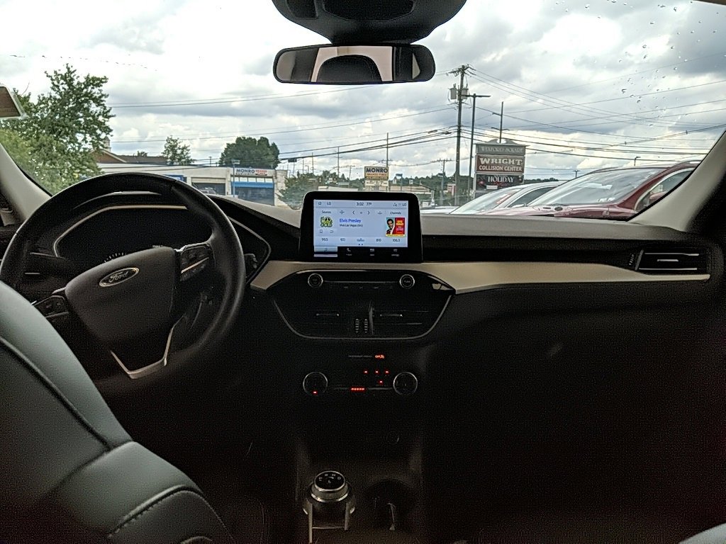 Used 2022 Ford Escape SEL image 11