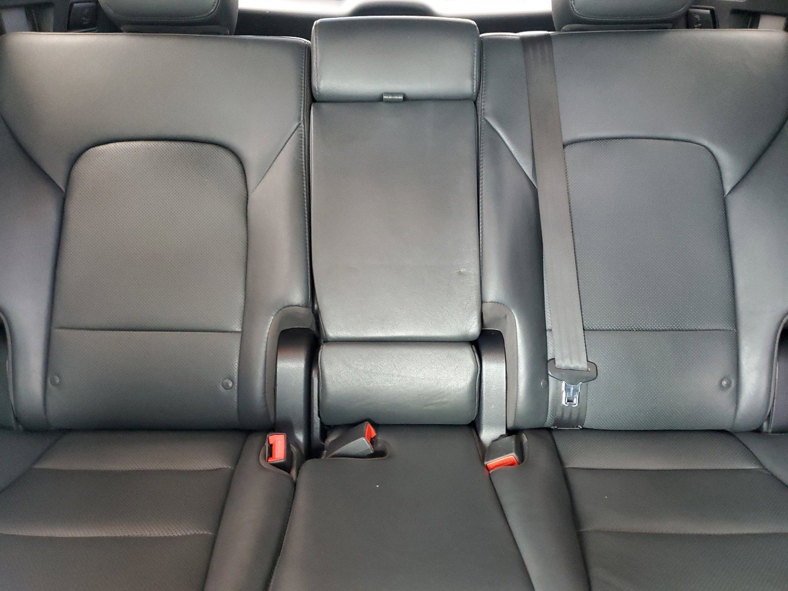 Used 2018 Hyundai Santa Fe Sport 2.0T w/ Cargo Package FWD image 29