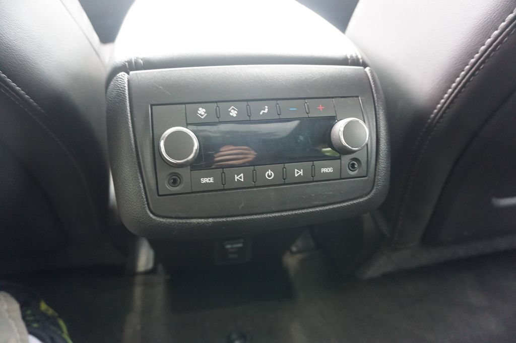 Used 2015 Chevrolet Traverse LT w/ LPO, 'HIT The Road' Package FWD image 16