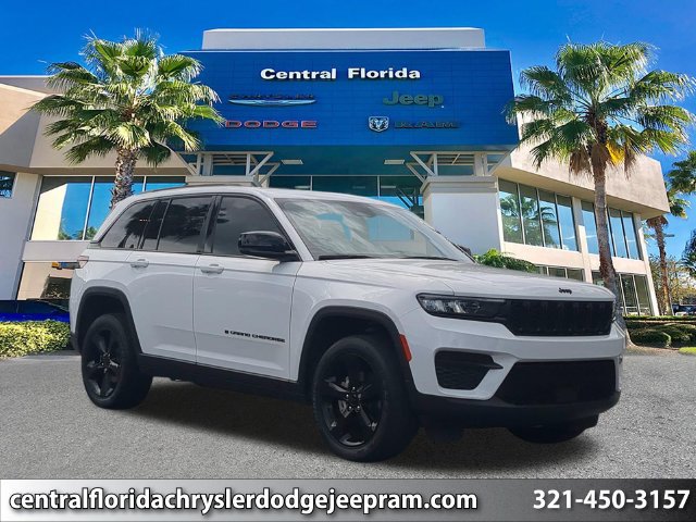 Used 2023 Jeep Grand Cherokee Altitude AWD/4WD image 1