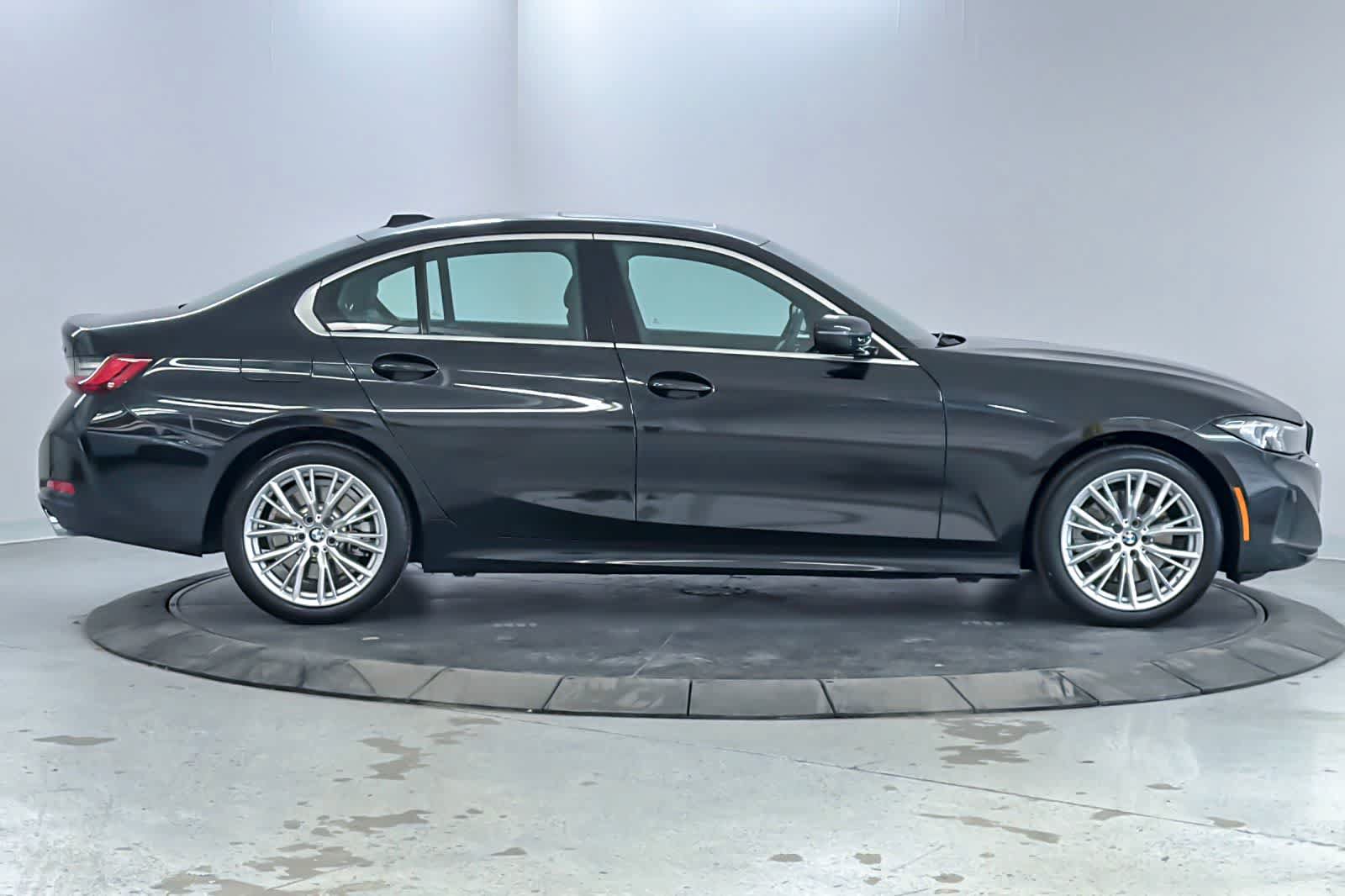 Used 2024 BMW 330i Sedan w/ Convenience Package RWD image 8