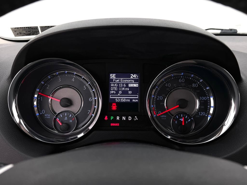 Used 2015 Chrysler Town & Country Touring image 19