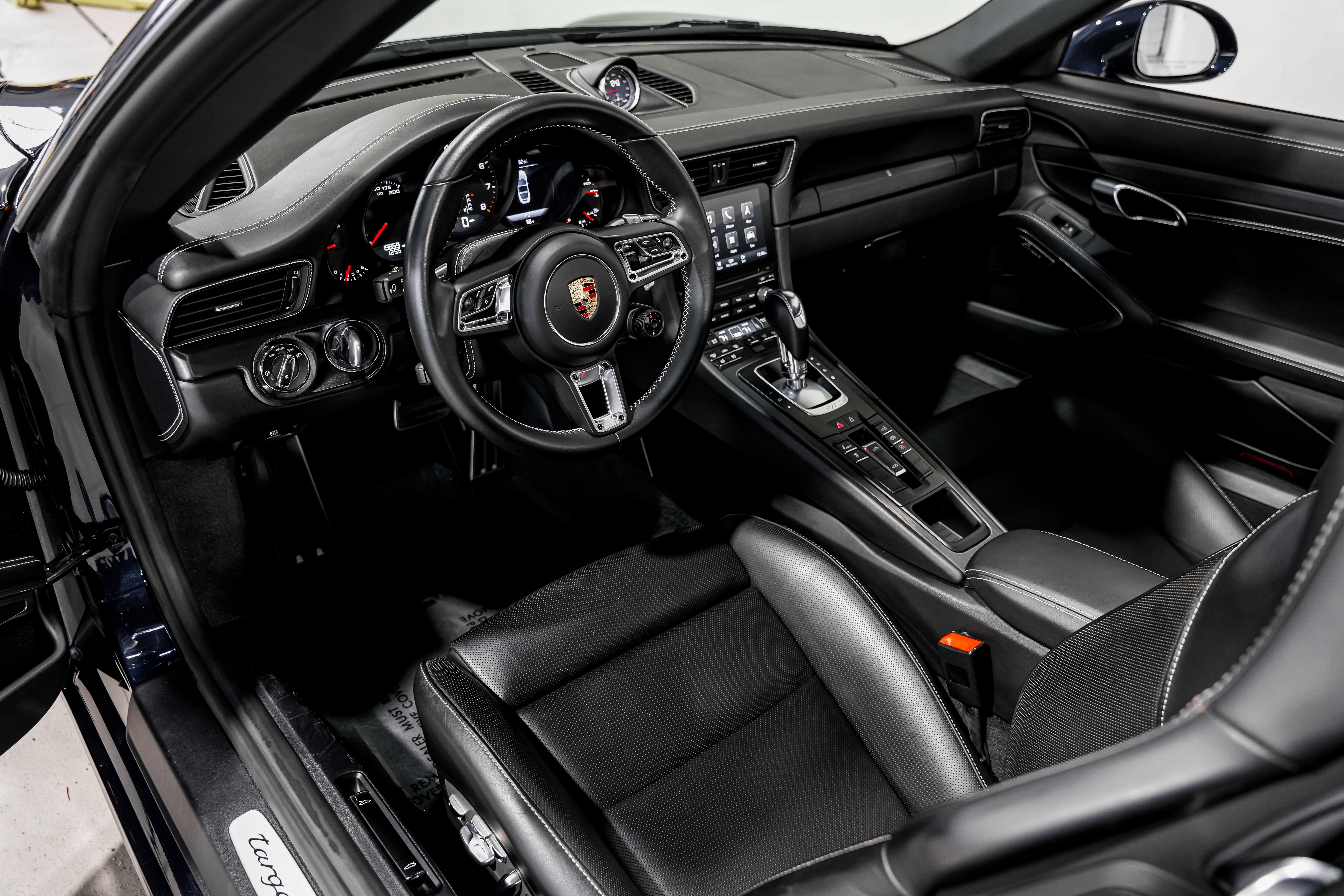 Used 2019 Porsche 911 Targa 4 GTS image 9