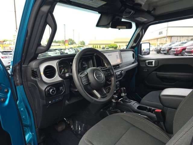 Used 2024 Jeep Wrangler Unlimited w/ Convenience Group AWD/4WD image 14