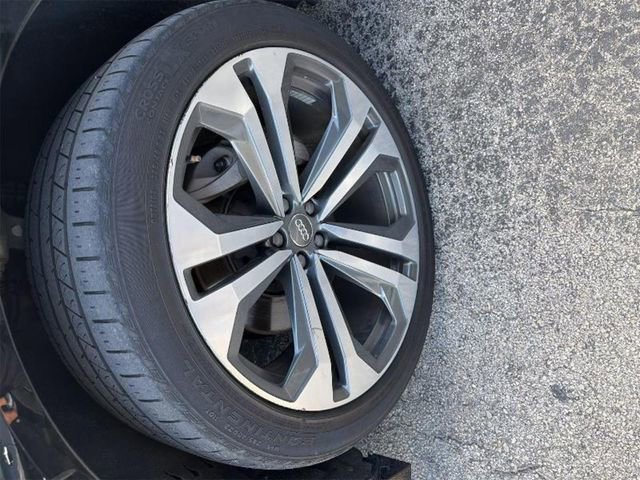 Used 2020 Audi Q8 Premium Plus w/ Premium Plus Package image 17