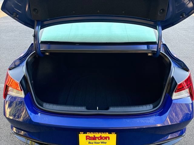 Used 2023 Hyundai Elantra Limited w/ Winter Weather Package FWD image 12