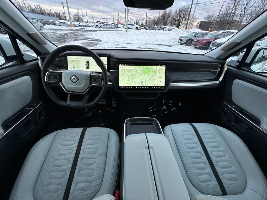 Used 2024 Rivian R1S Adventure image 21