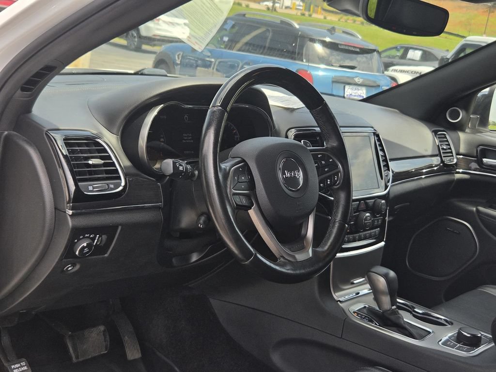 Used 2019 Jeep Grand Cherokee Overland AWD/4WD image 14