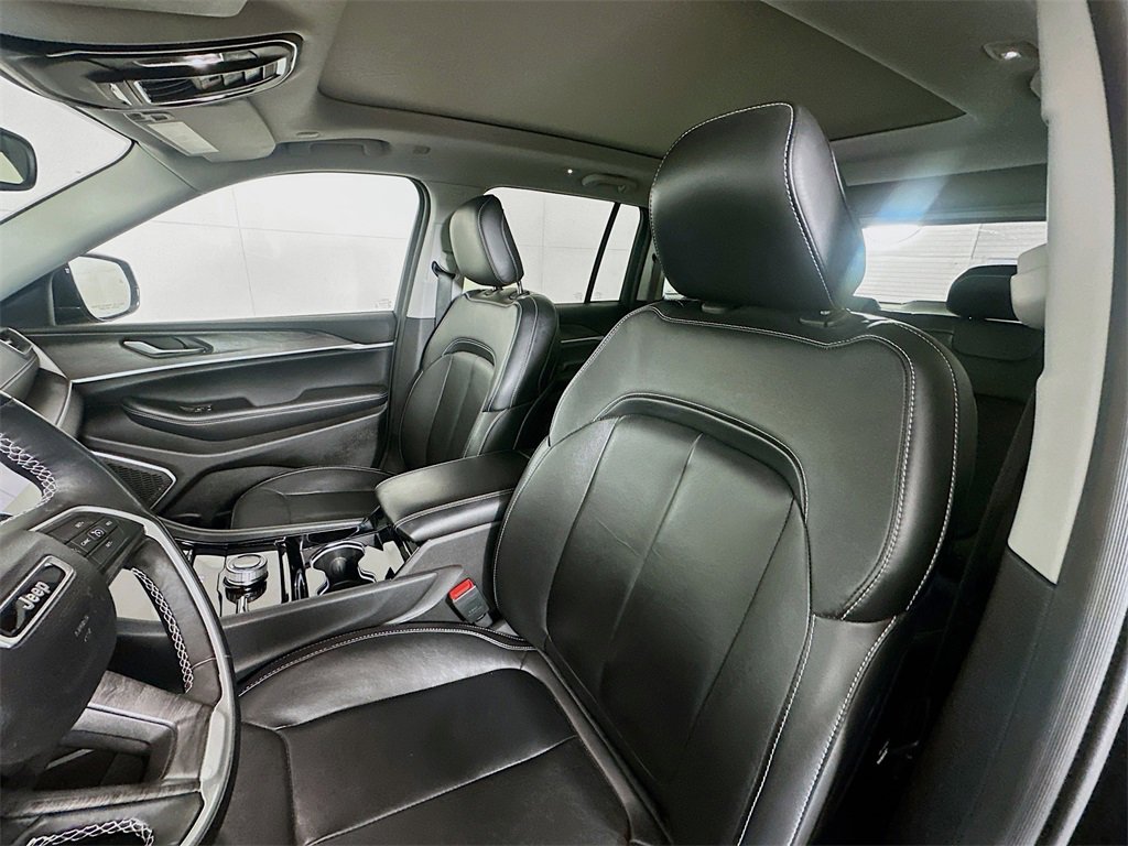 Used 2022 Jeep Grand Cherokee Limited image 20