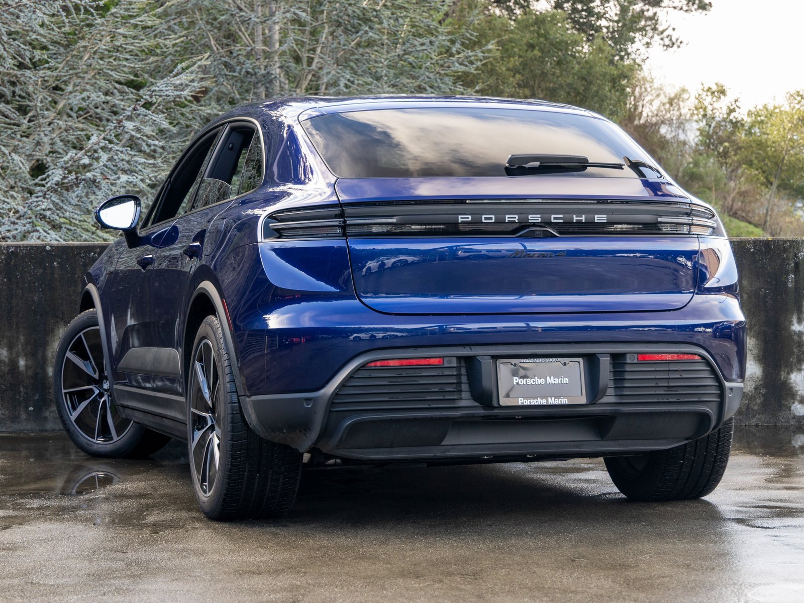 Certified 2024 Porsche Macan 4 Electric image 3