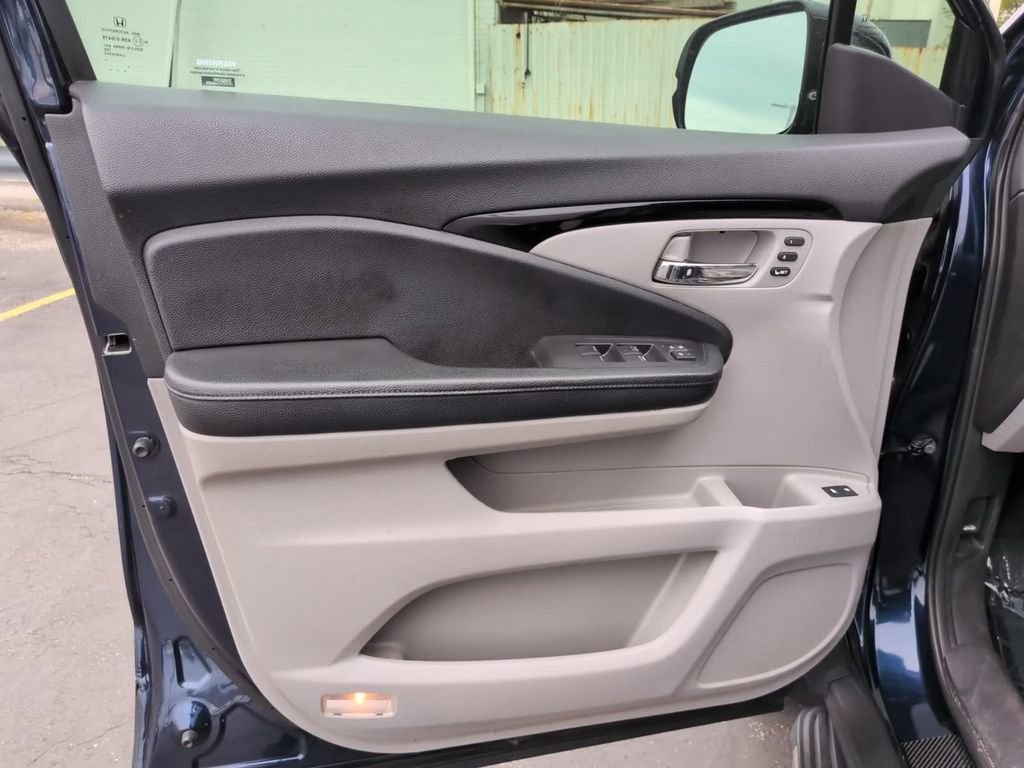 Used 2018 Honda Pilot Touring image 22