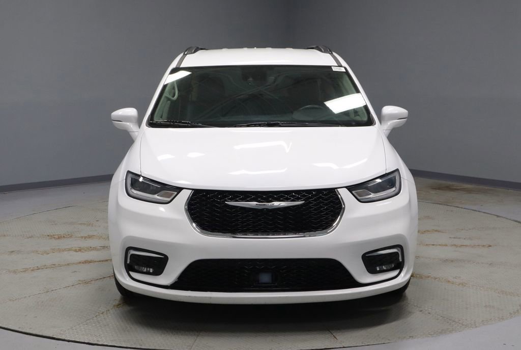 Used 2022 Chrysler Pacifica Touring-L image 5