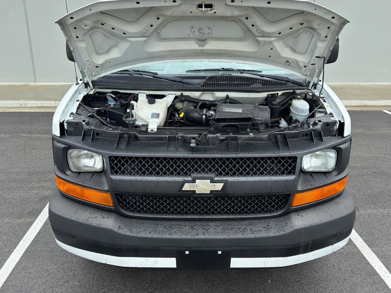 Used 2011 Chevrolet Express 1500 RWD image 11