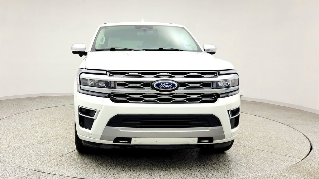 Used 2024 Ford Expedition Platinum AWD/4WD image 2