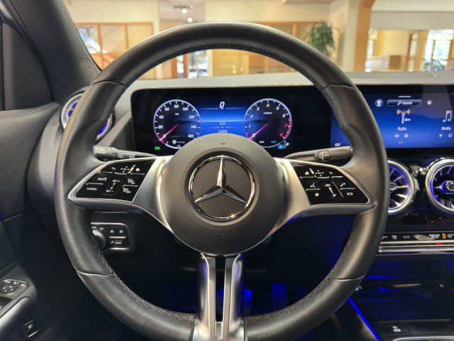 Used 2025 Mercedes-Benz GLA 250 image 8