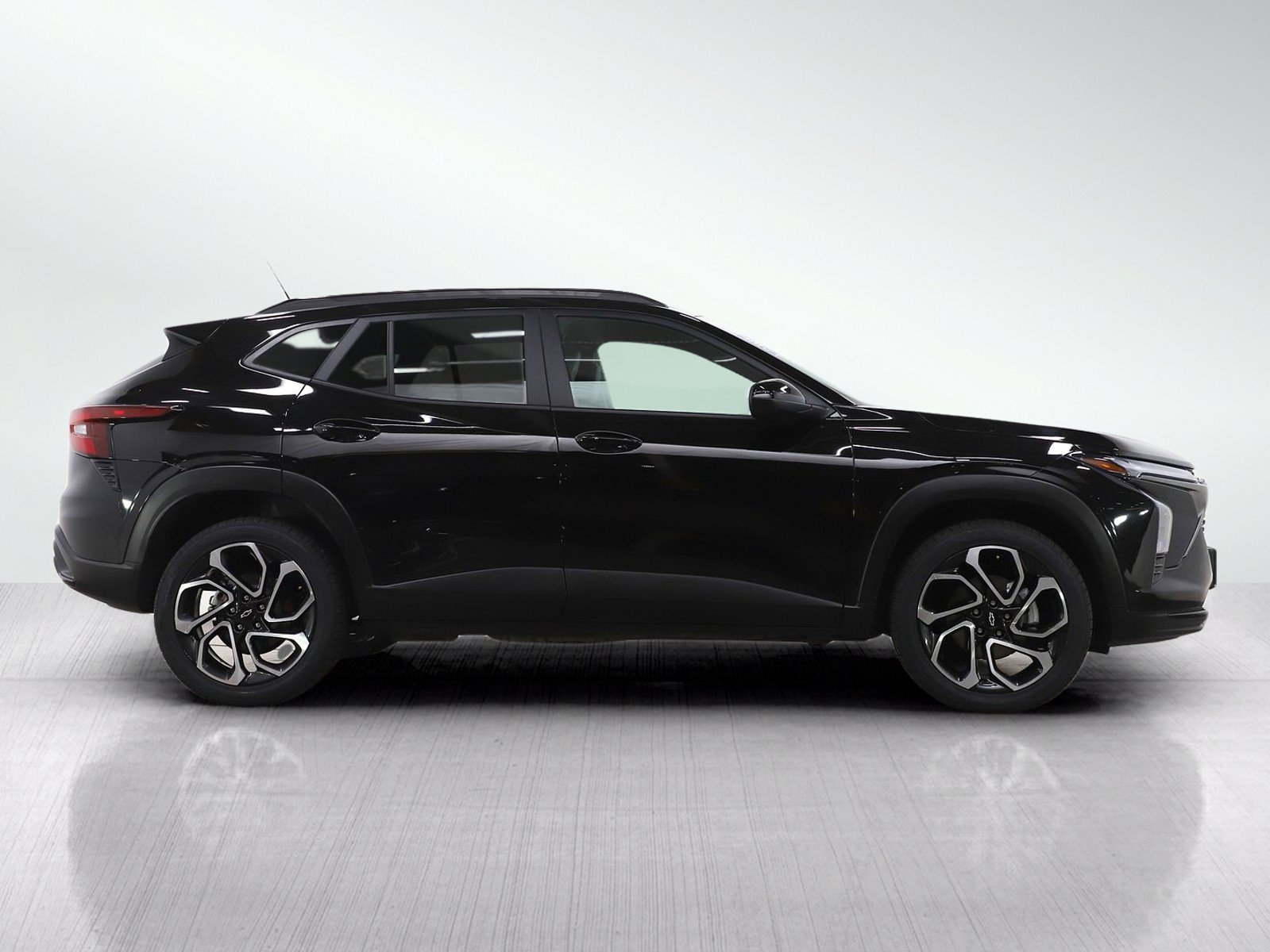 Used 2024 Chevrolet Trax RS FWD image 7