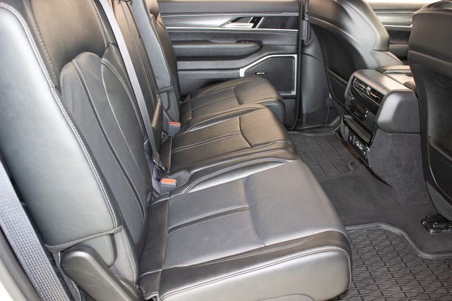 Used 2024 Jeep Wagoneer L Series II w/ Flexible Seating Group image 13