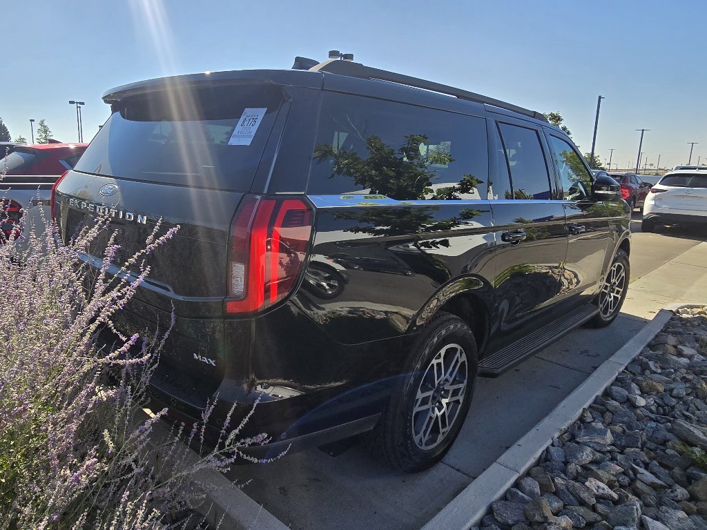 Used 2025 Ford Expedition Max Active AWD/4WD image 12