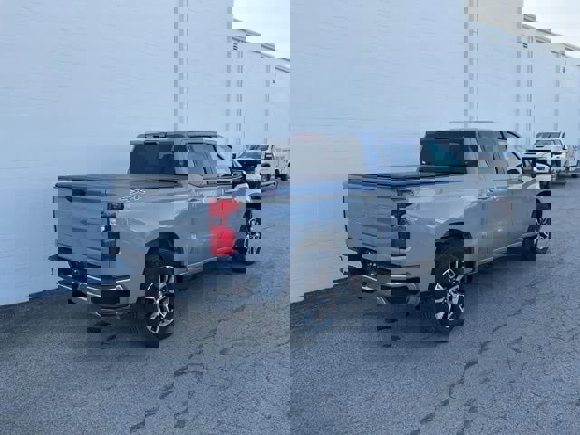 Used 2024 Chevrolet Silverado 1500 LT image 4