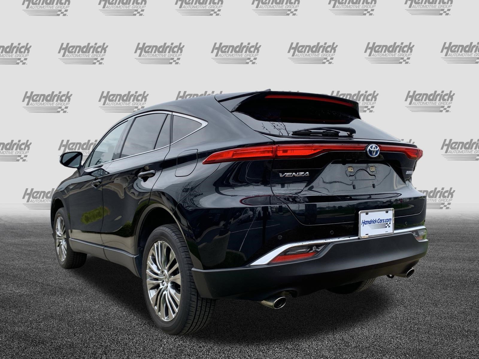 Used 2024 Toyota Venza Limited image 8