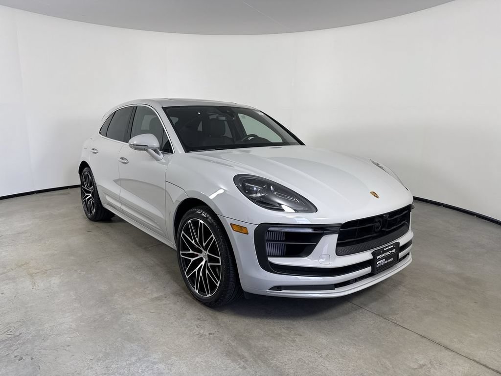 Certified 2025 Porsche Macan S AWD/4WD image 9