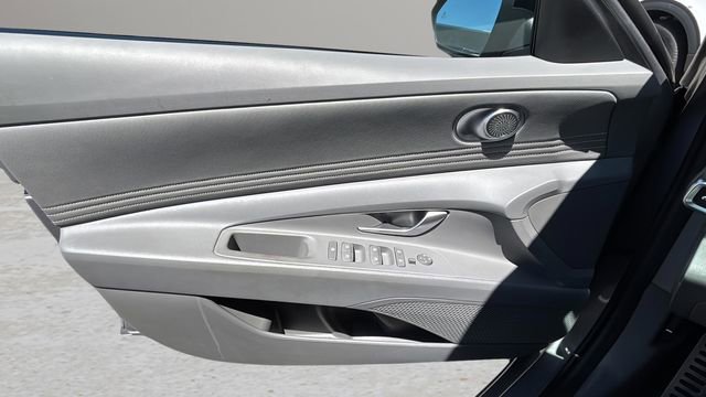 Used 2025 Hyundai Elantra Sport w/ Cargo Package FWD image 17