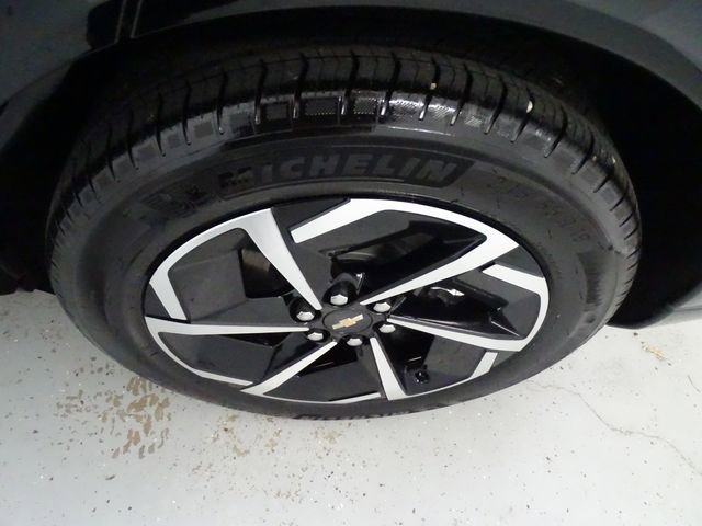 Used 2025 Chevrolet Equinox EV LT image 25