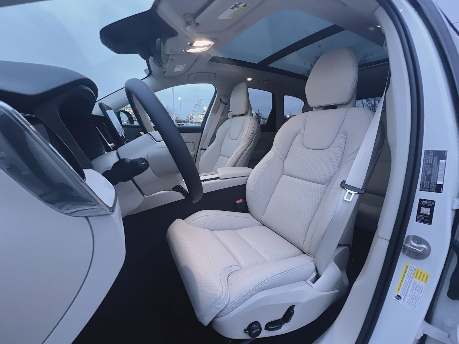 New 2026 Volvo XC60 B5 Ultra w/ Protection Package Premier image 13