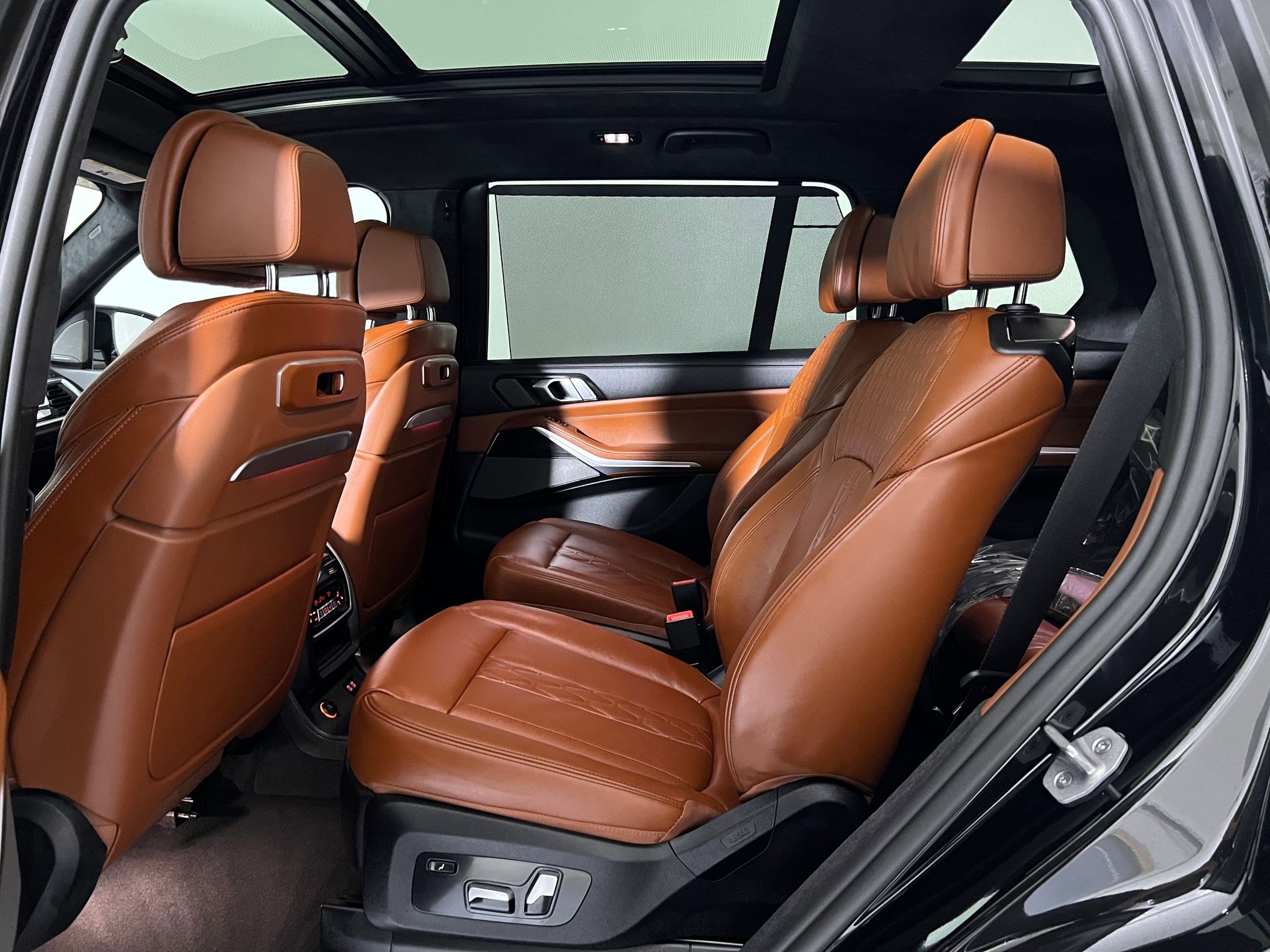 New 2026 BMW X7 M60i image 14