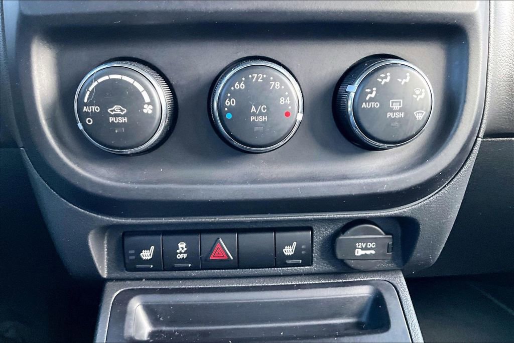 Used 2015 Jeep Patriot Limited w/ Sun/Sound Group AWD/4WD image 14