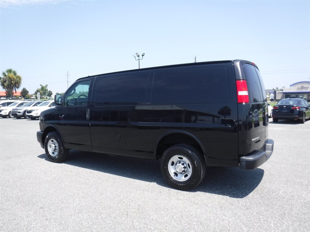 Used 2021 Chevrolet Express 2500 w/ Driver Convenience Package RWD image 3