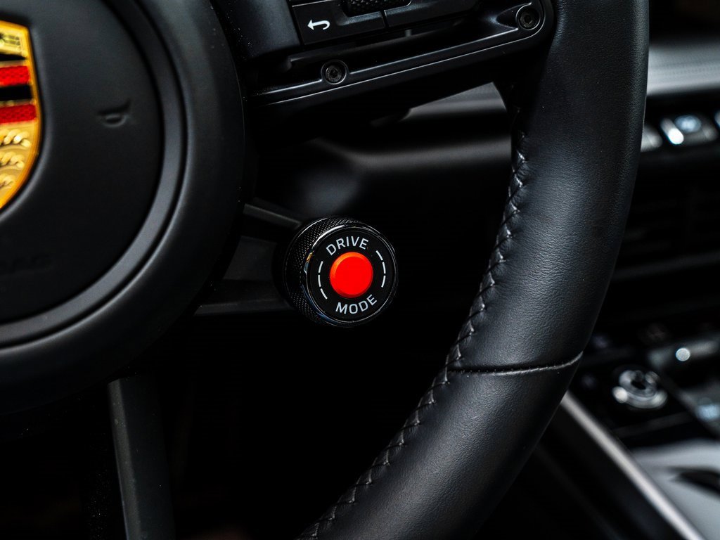 Used 2025 Porsche 911 Carrera image 25