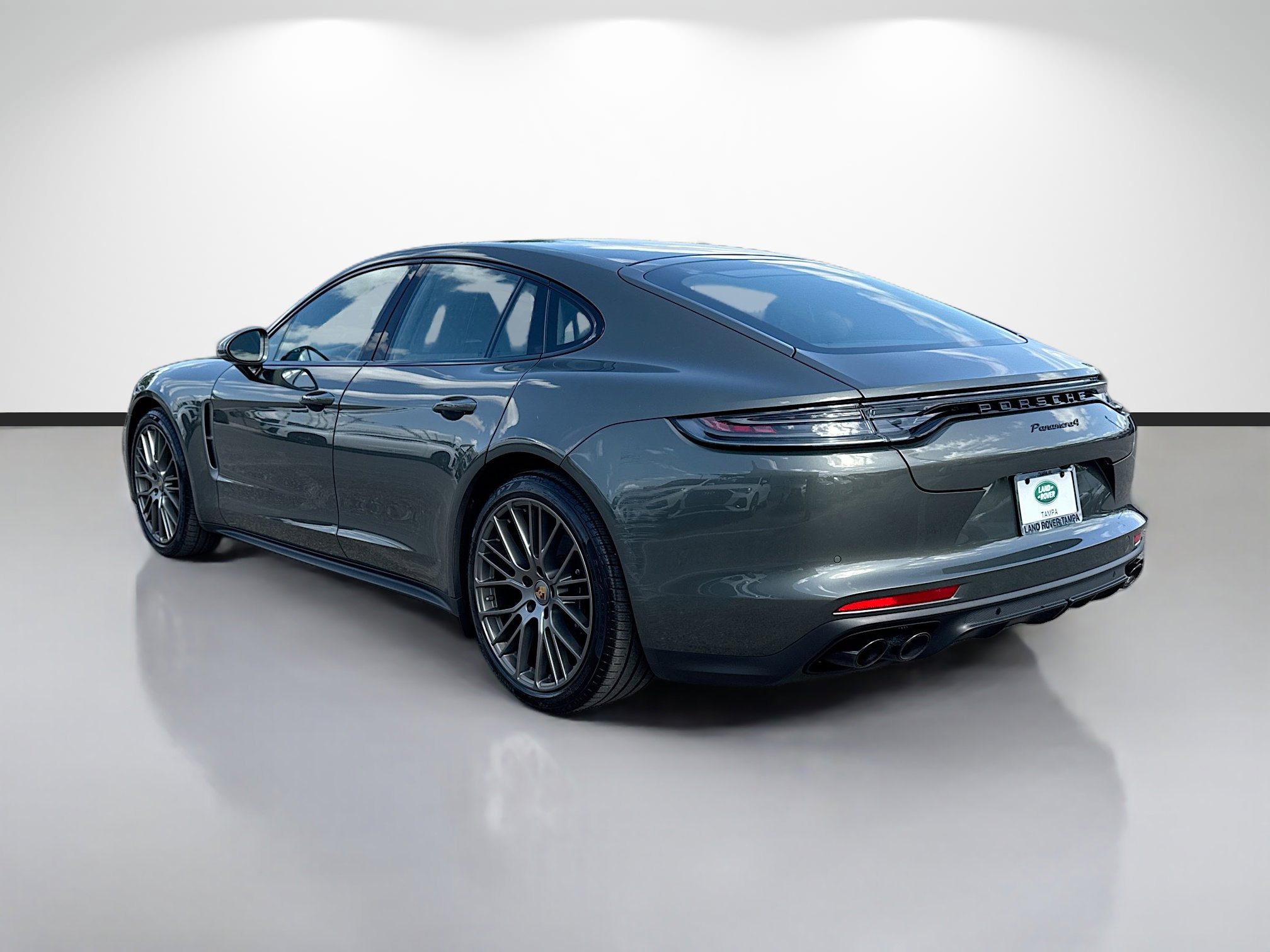 Used 2022 Porsche Panamera 4 Platinum Edition image 3