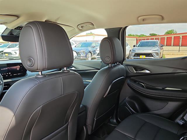 Used 2024 Buick Encore GX Avenir w/ Avenir Technology Package image 10