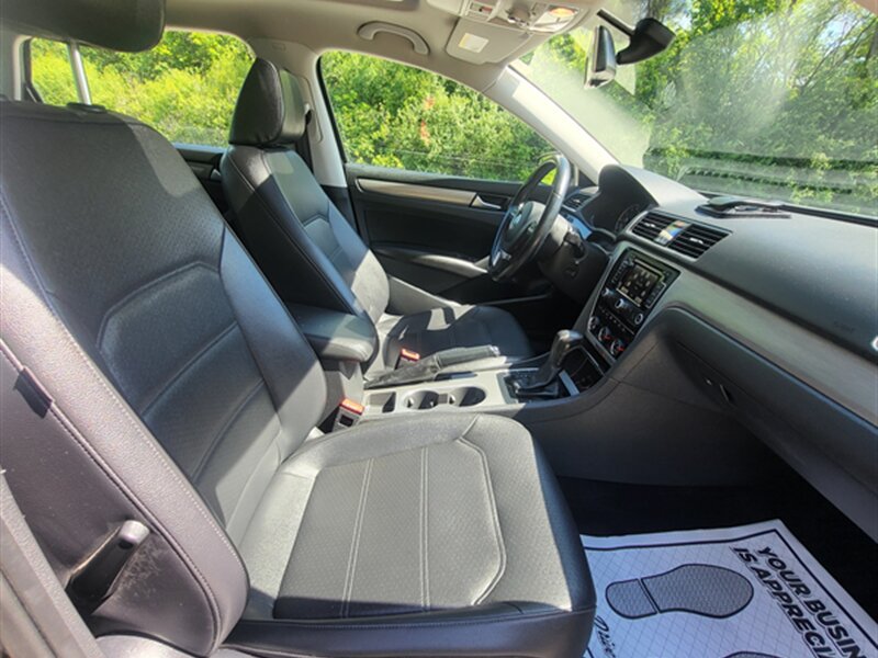 Used 2014 Volkswagen Passat 1.8T SE FWD image 18