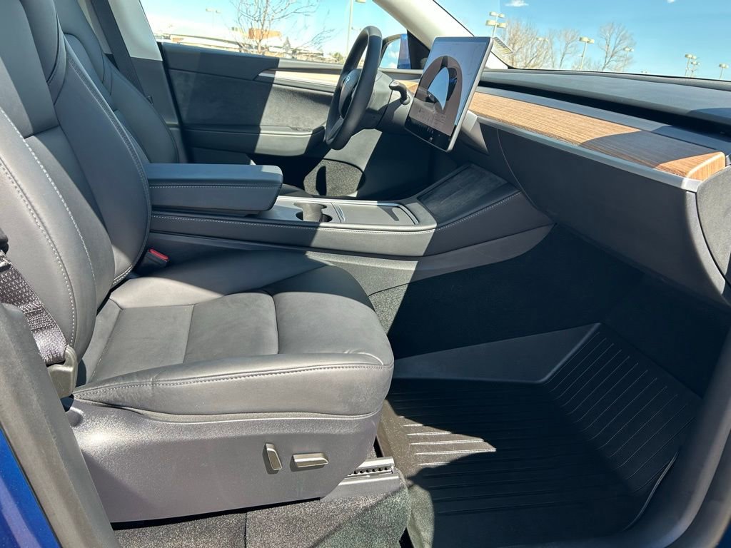 Used 2024 Tesla Model Y Long Range image 27
