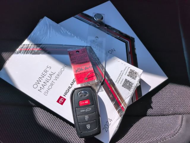 Used 2024 Toyota Highlander XSE image 21