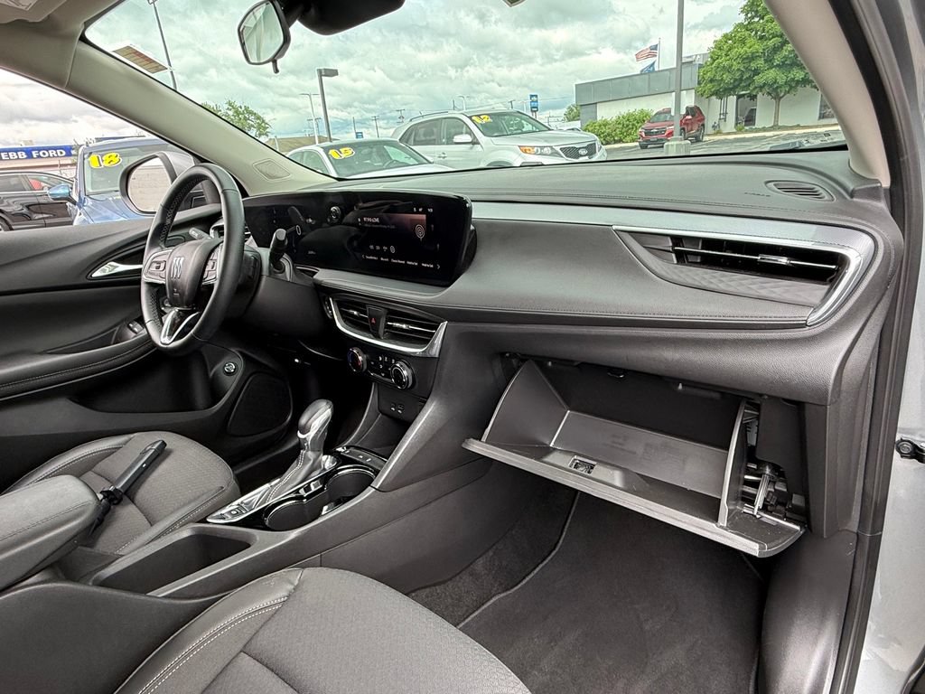 Used 2024 Buick Encore GX Preferred FWD image 16