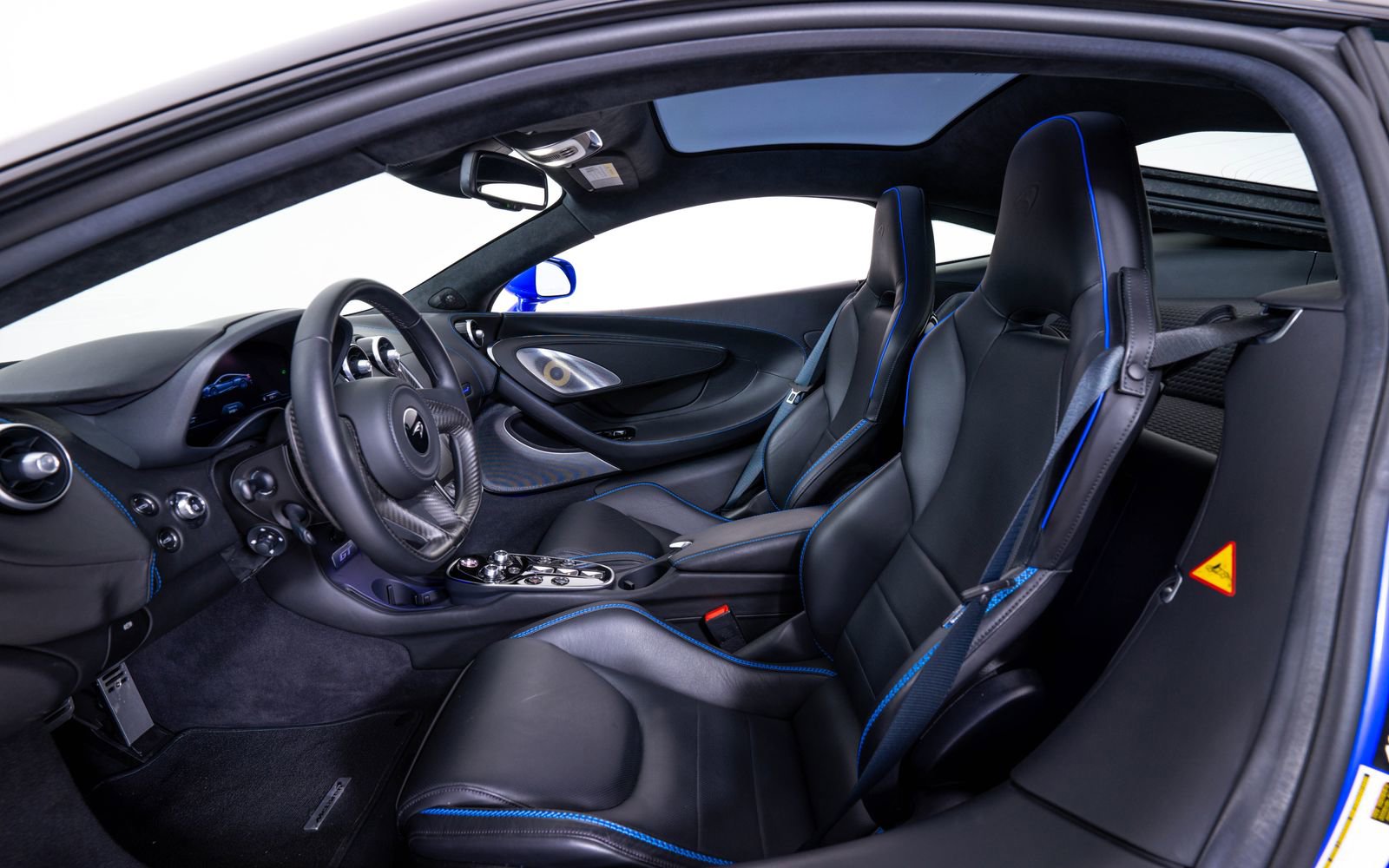 Used 2023 McLaren GT image 18