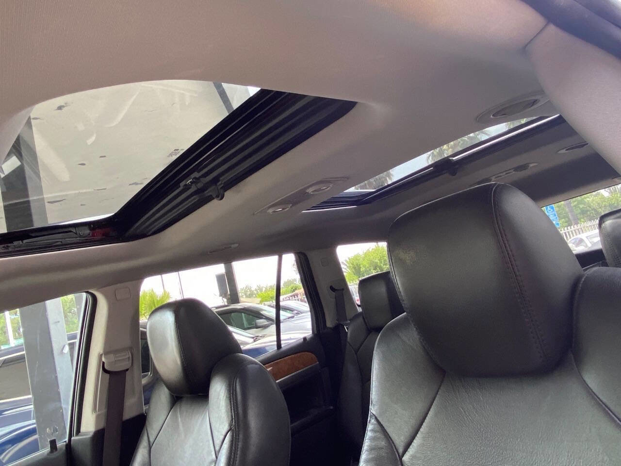 Used 2010 Buick Enclave CXL AWD/4WD image 25
