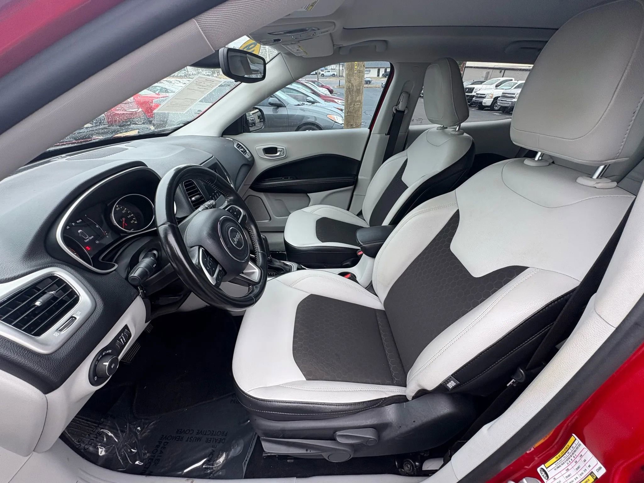 Used 2019 Jeep Compass Latitude image 17