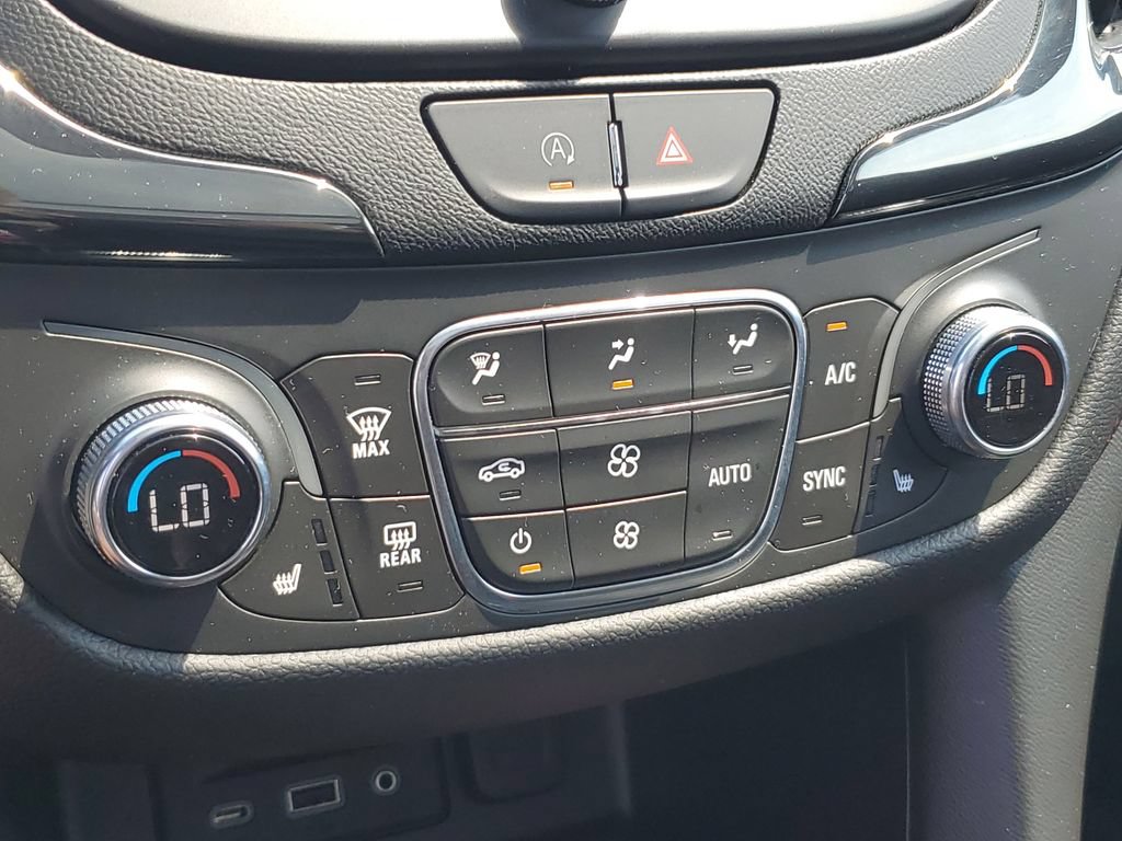 Certified 2022 Chevrolet Equinox RS w/ RS Leather Package AWD/4WD image 18