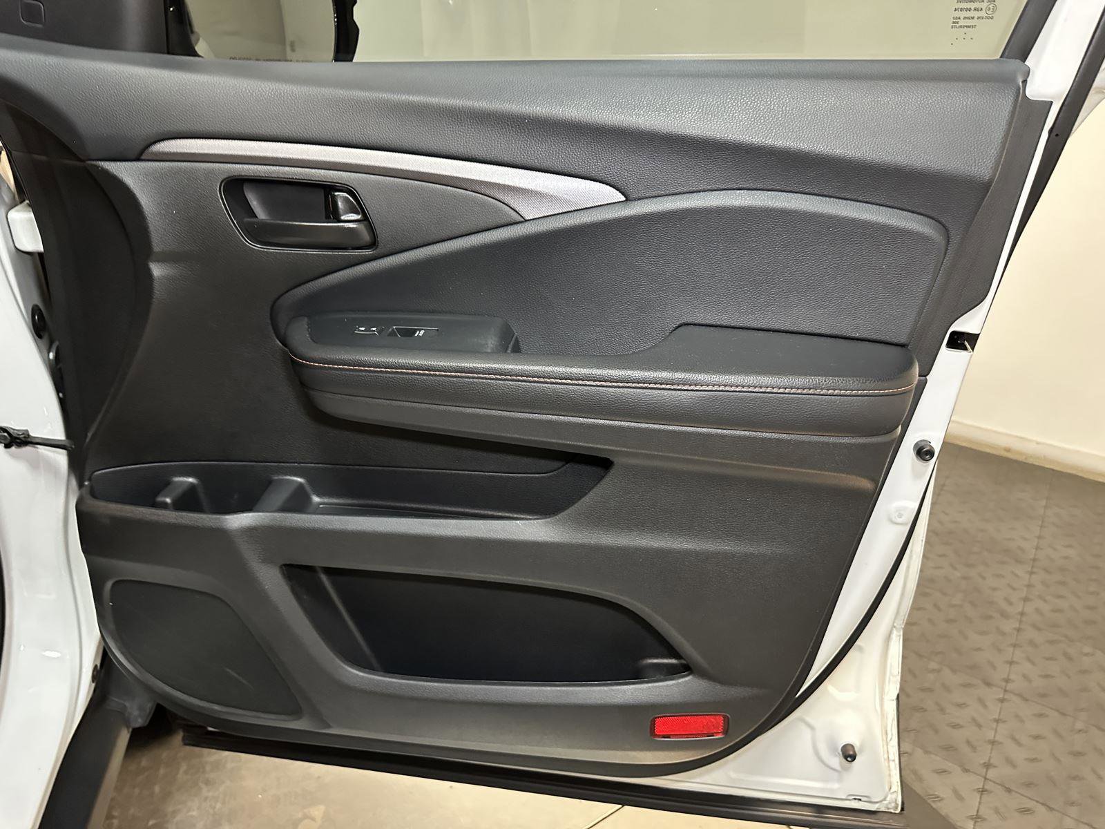 Used 2022 Honda Pilot TrailSport image 37