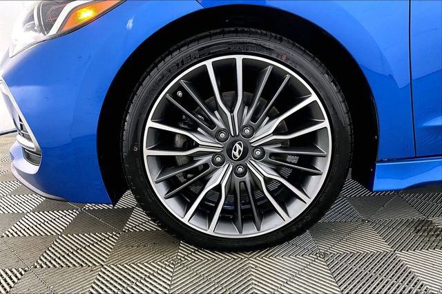 Used 2017 Hyundai Elantra Sport w/ Cargo Package image 8