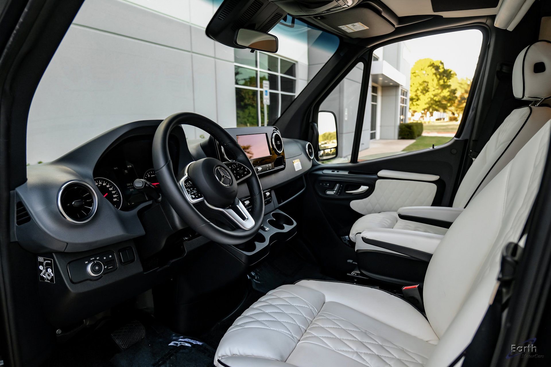 Used 2023 Mercedes-Benz Sprinter 3500 image 33