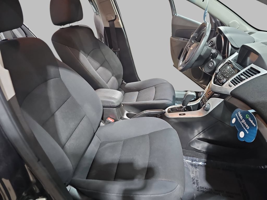 Certified 2016 Chevrolet Cruze LT w/ Technology Package FWD image 13